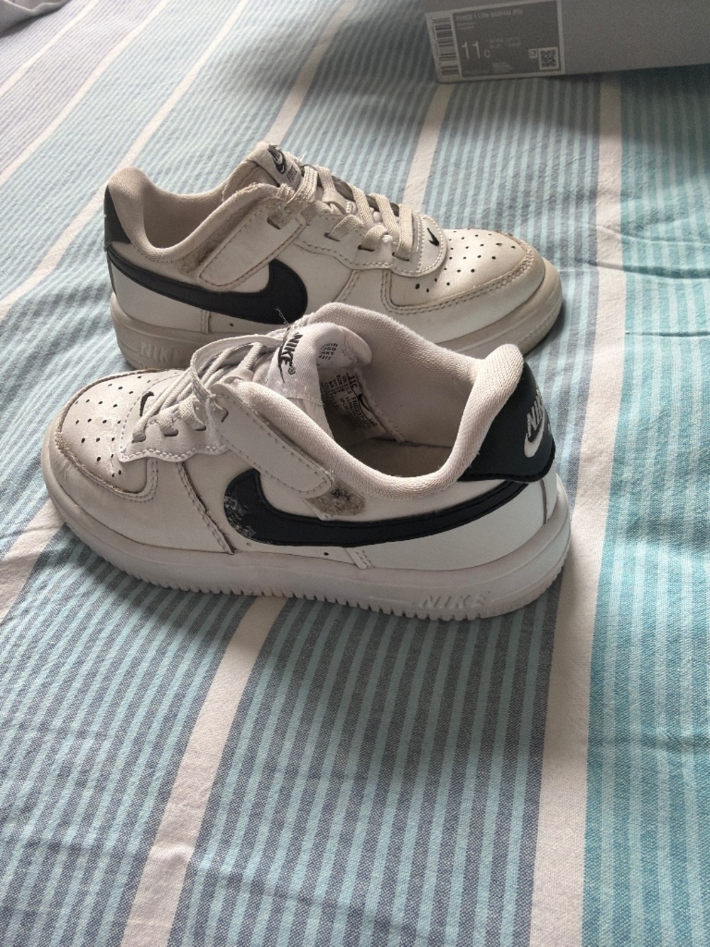 Nike Force 1 Low EasyOn (PS) – Size 11C